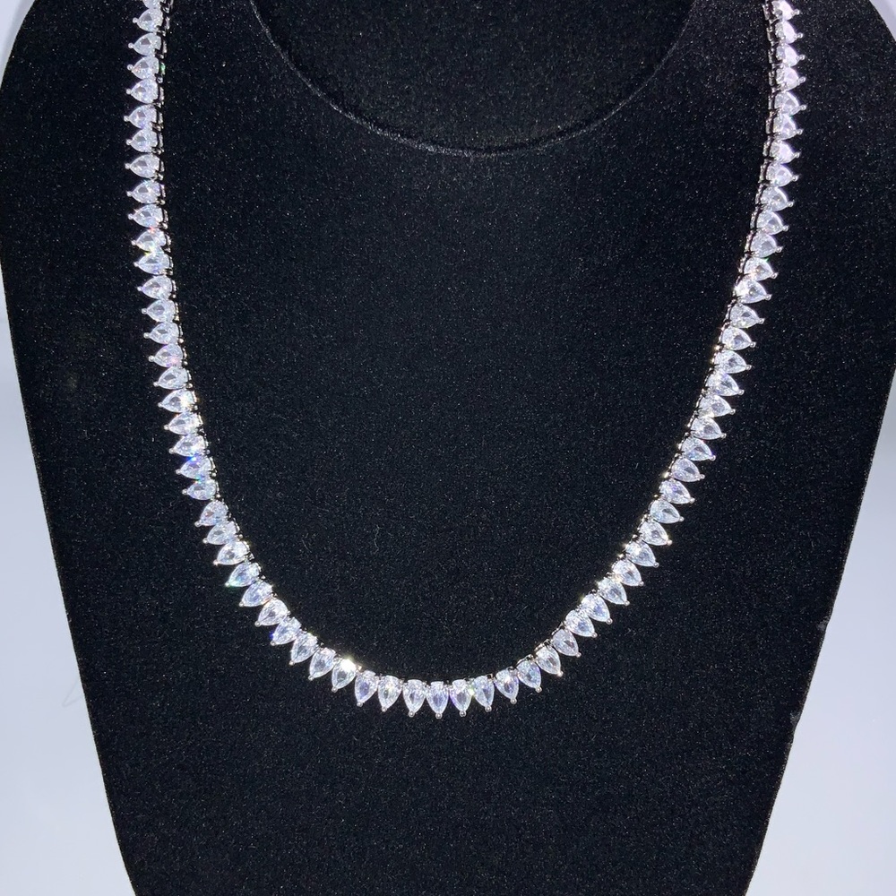 Pear Cut Necklace - Picture 4 of 16